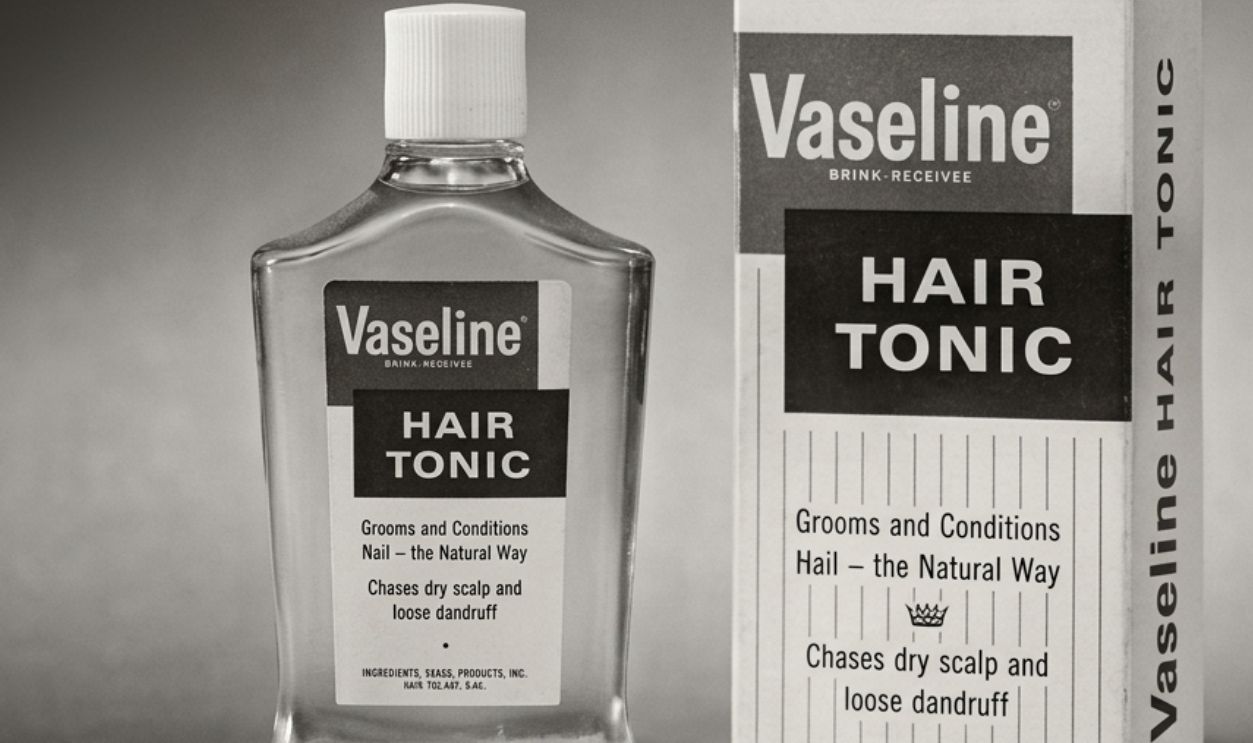 Screenshot from Vaseline Hair Tonic (1961)
