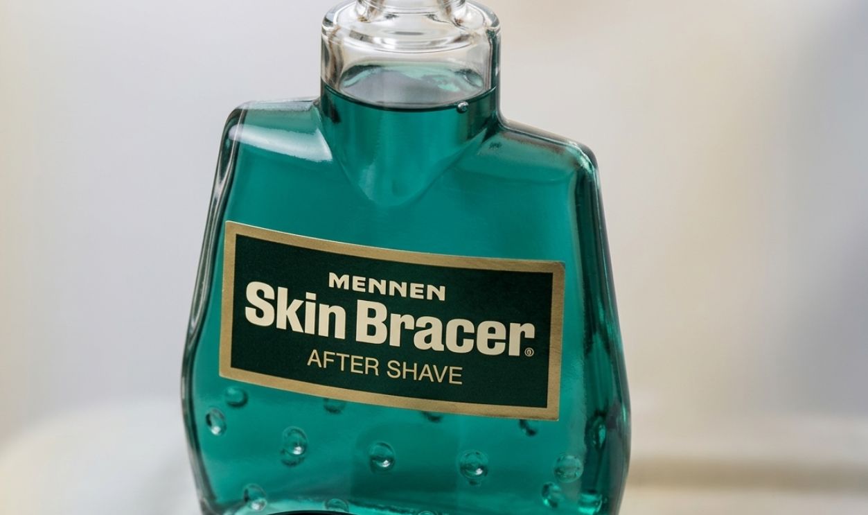 Screenshot from Mennen Skin Bracer (1972)