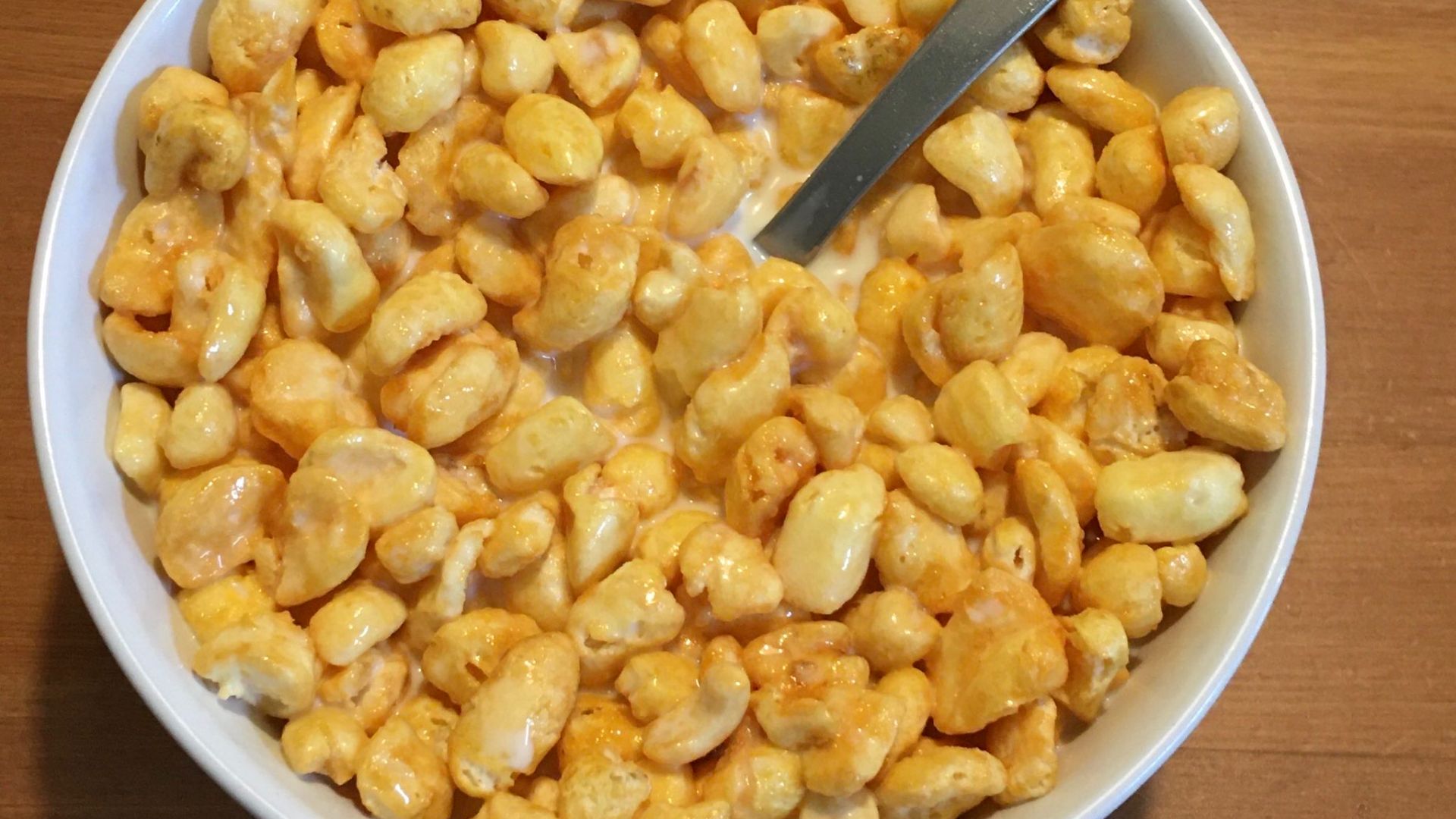 Kellogg's Corn POPS – Sweetened Corn Cereal, with milk