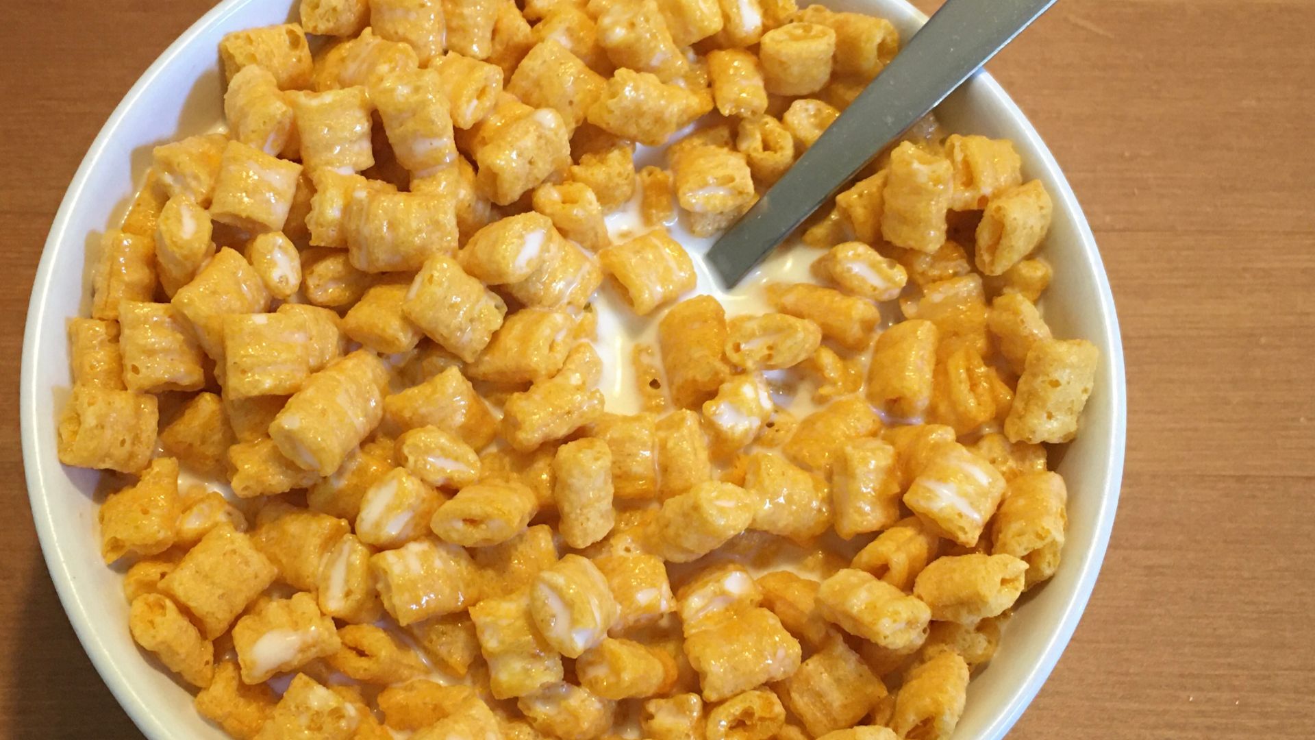 Cap'N Crunch – Sweetened Corn & Oat Cereal, with milk