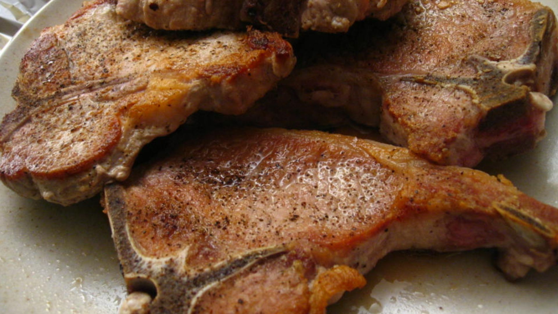 pork chops (homecooked) - delicious!