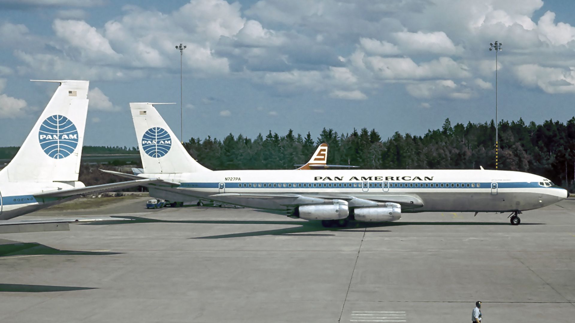 Aircraft
Pan American World Airways - Pan Am
Boeing 707-321
Reg.: N727PA
MSN: 17605
Line No.: 98
Location & Date
Stockholm - Arlanda (ARN / ESSA)
Sweden - June 21, 1968
Caption

-