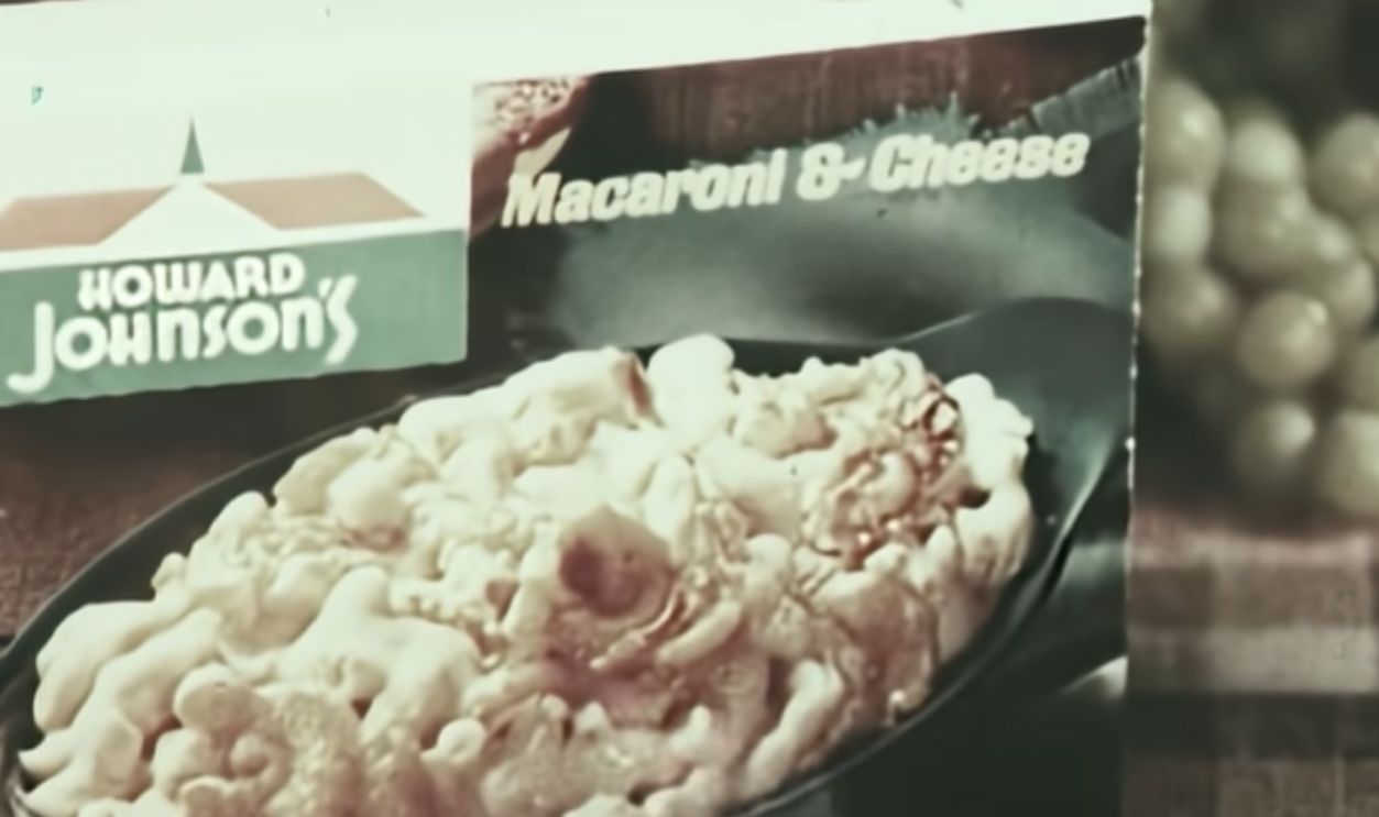 Screenshot from Howard Johnson’s Frozen Fried Clams (1965)