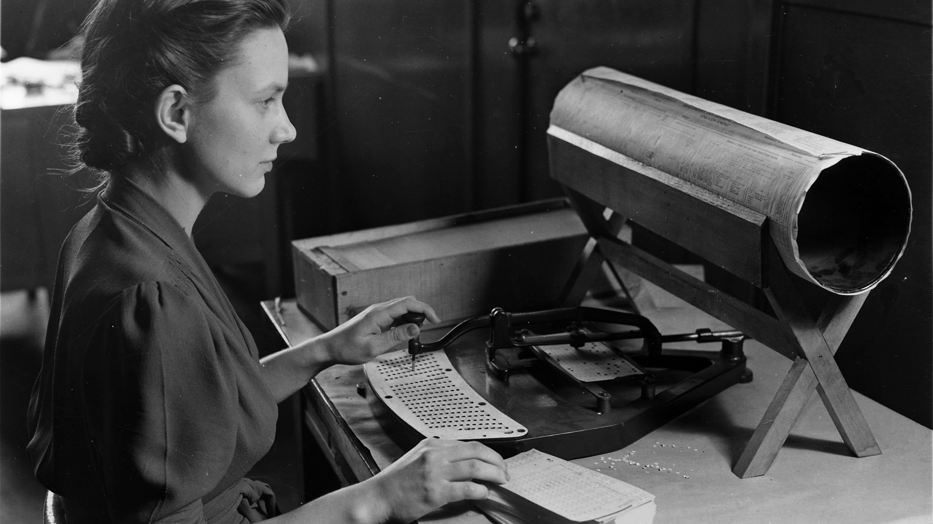 File:This is a card puncher, an integral part of the tabulation system used by the United States Census Bureau to compile... - NARA - 513295.jpg