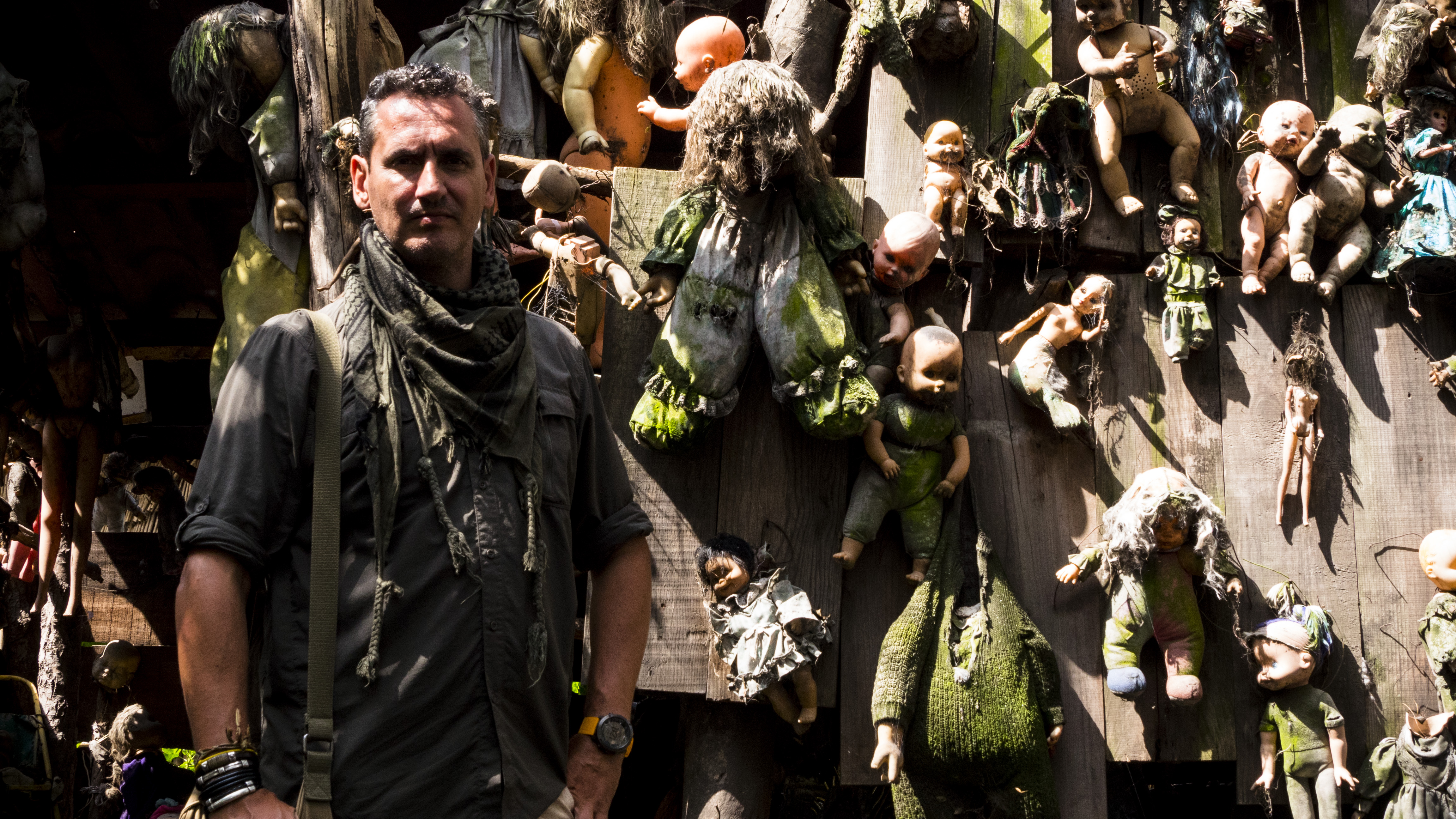 Tourist with broken dolls