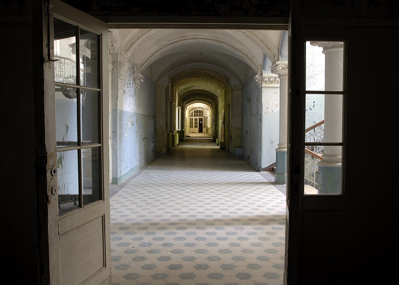 Beelitz Sanatorium interior - 2005
