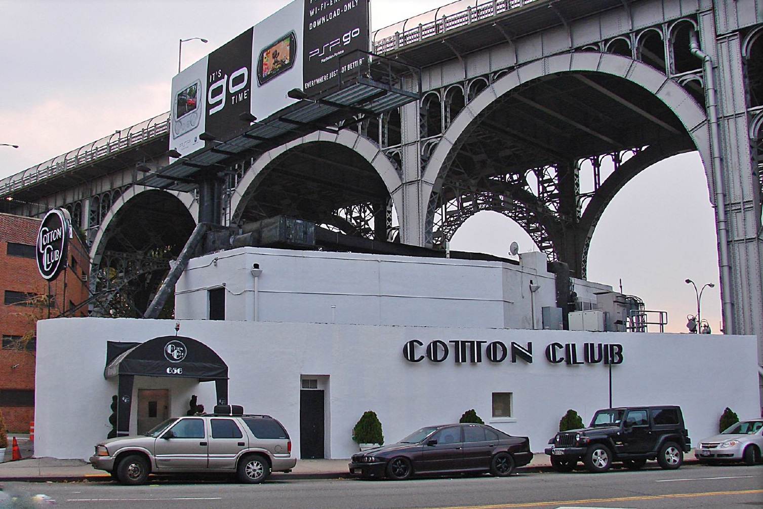 Harlem, 125th street: Cotton Club - 2009