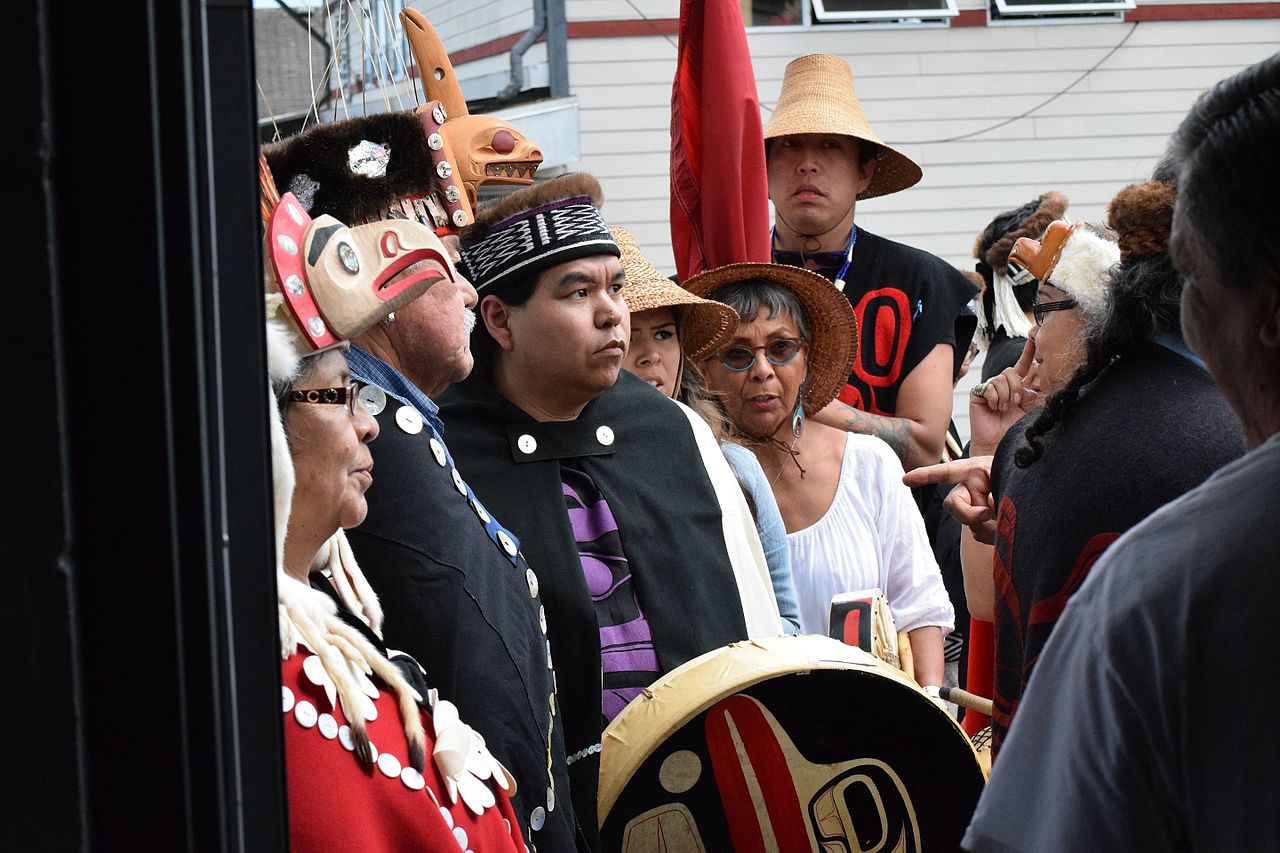 Haida wait for their Heiltsuk hosts - 2015