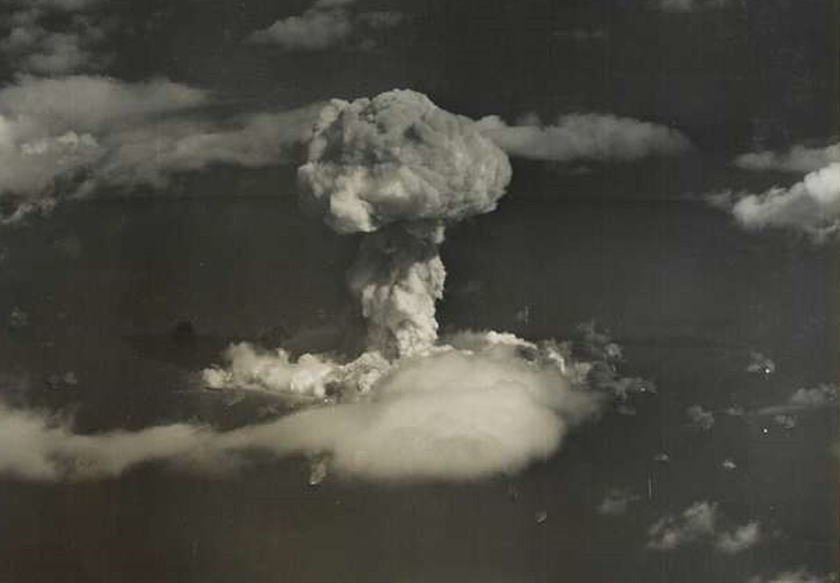 Mushroom-Cloud, Atomic bomb blast - 1946
