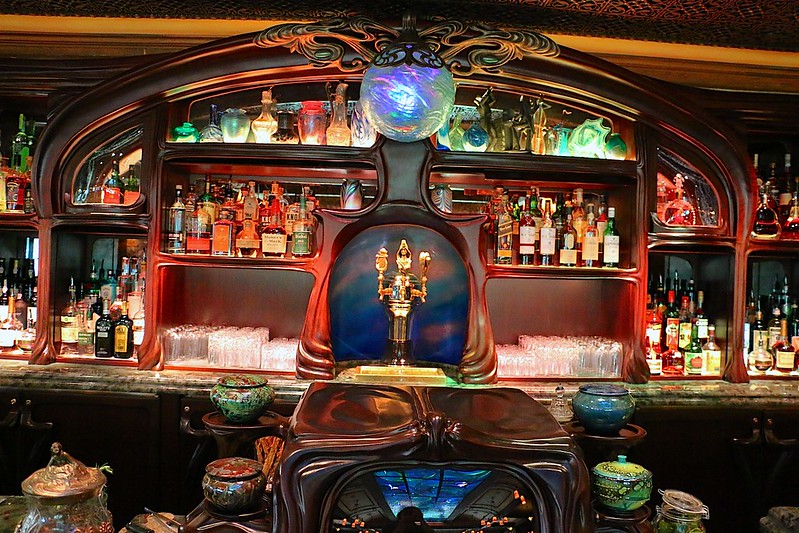 The bar at Salon Nouveau in Club 33