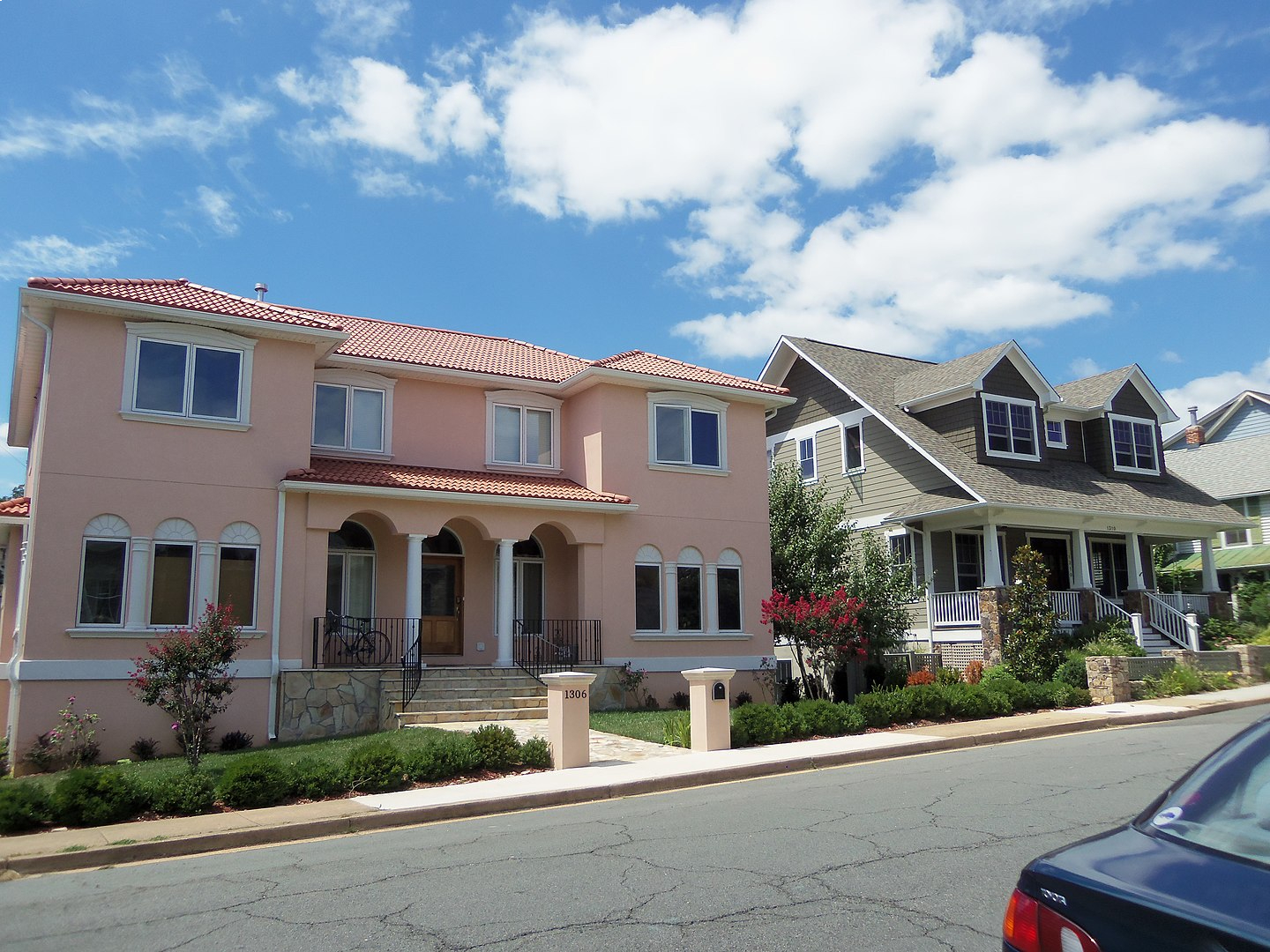 Arlington, Virginia,  Lyon Village