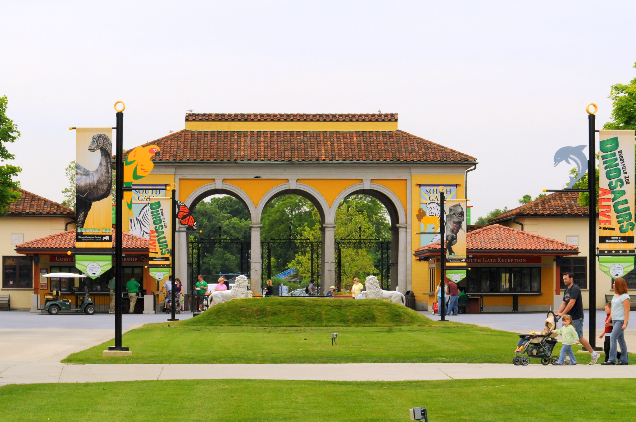 South entrance of Brookfield Zoo