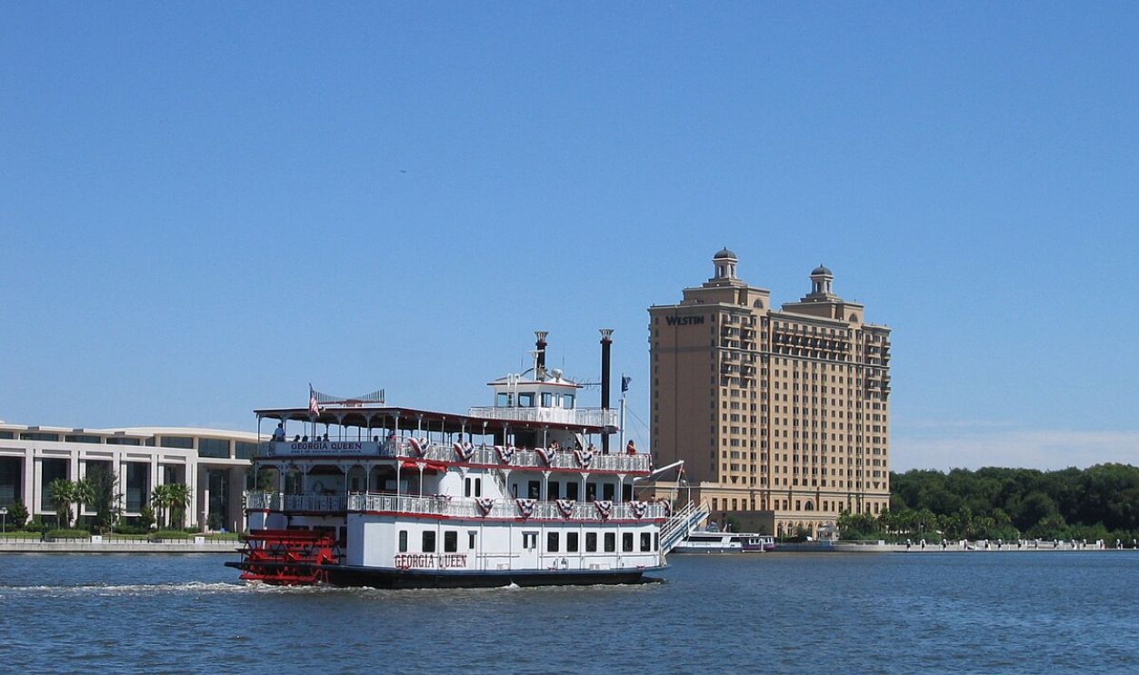 Georgia Queen riverboat cruising down the Savannah River