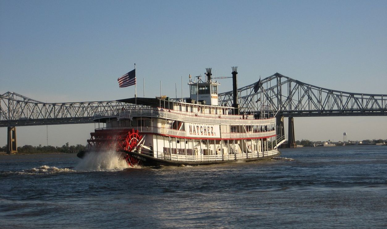 "Natchez" on the Mississippi River
