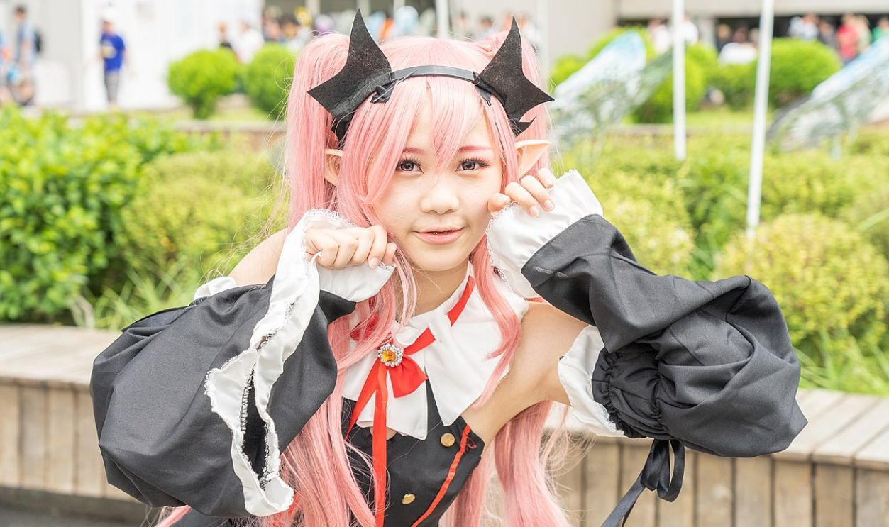 Cosplayer at Frontier Fancy 34 event