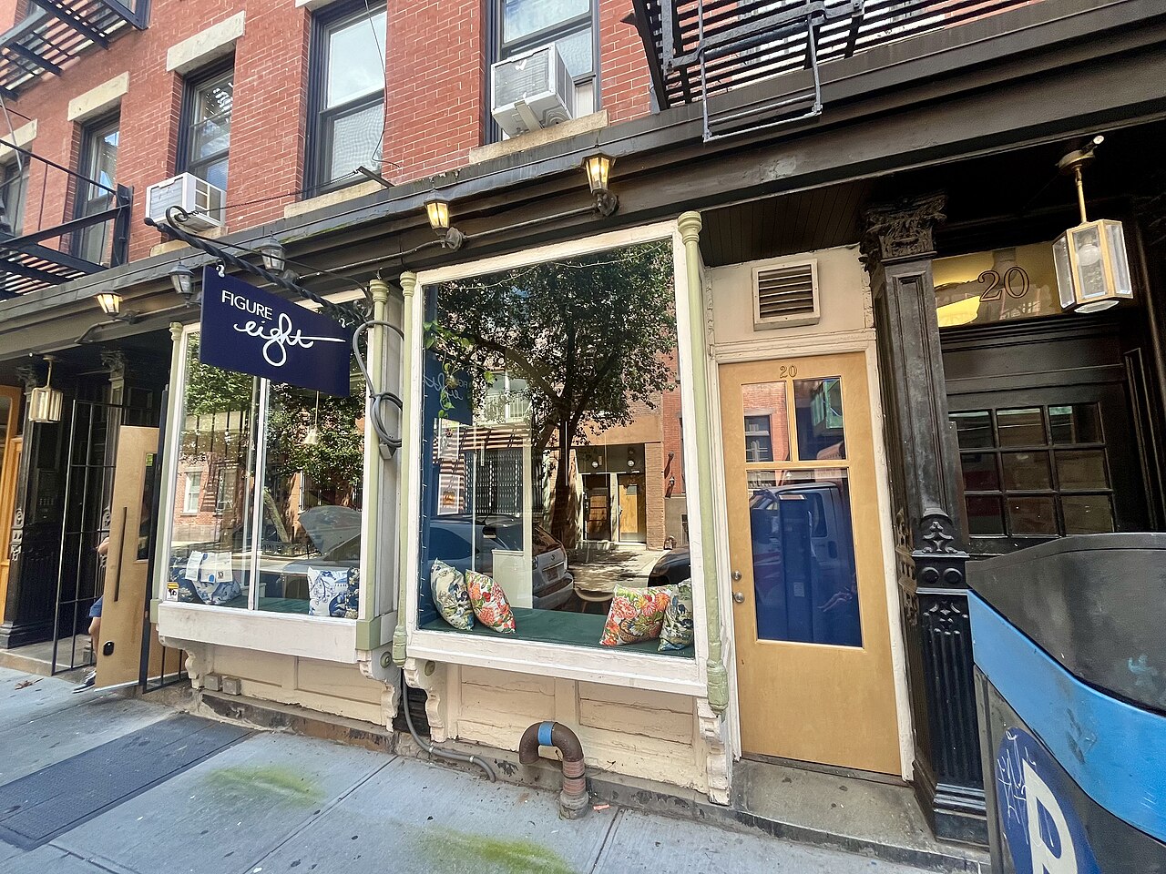 Figure Eight: New York City, NY