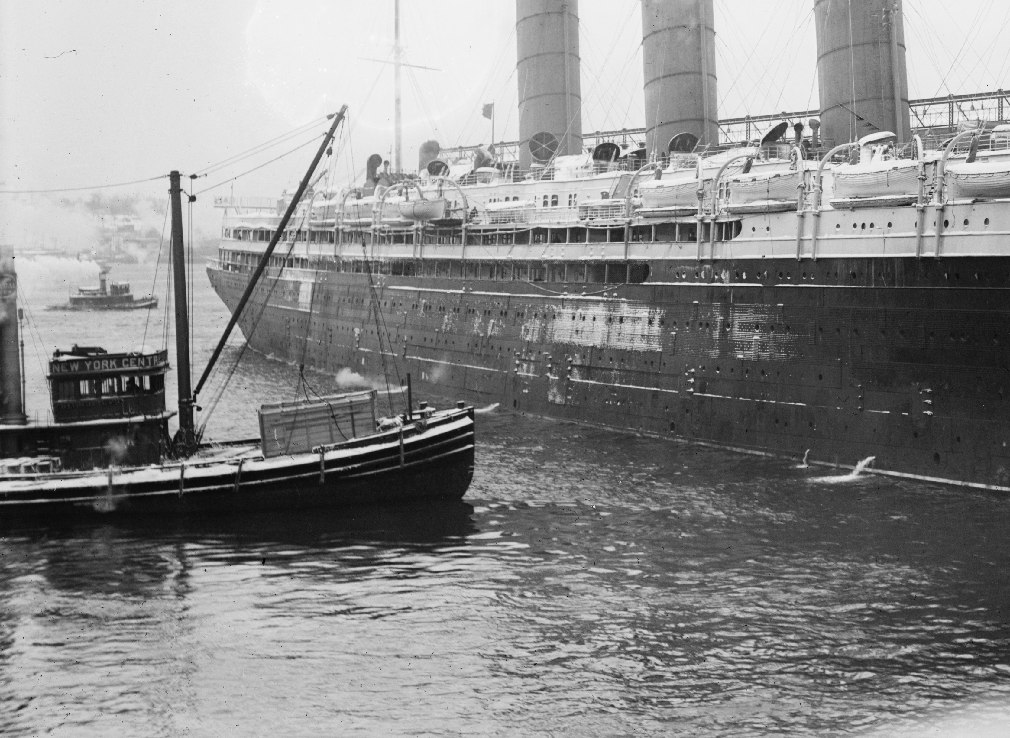 RMS Lusitania docking at new Hudson River piers