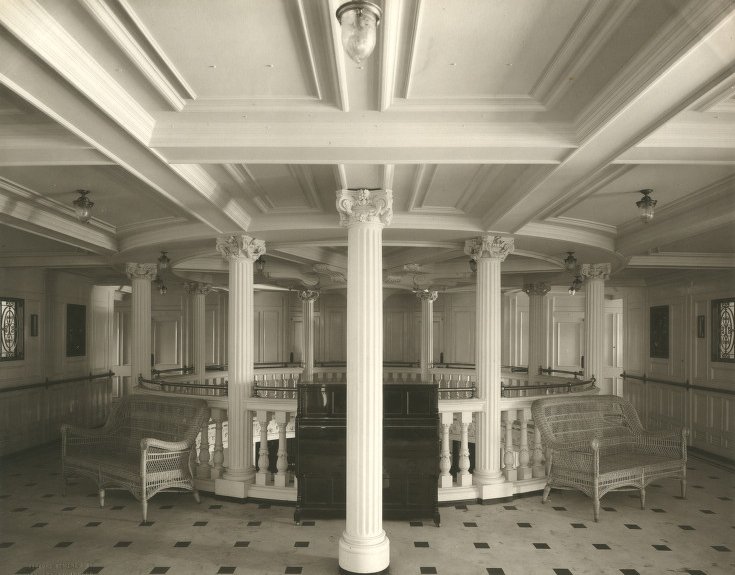Photo of Second class entrance of RMS Lusitania