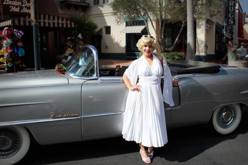 Marilyn Monroe look-a-like is modeling