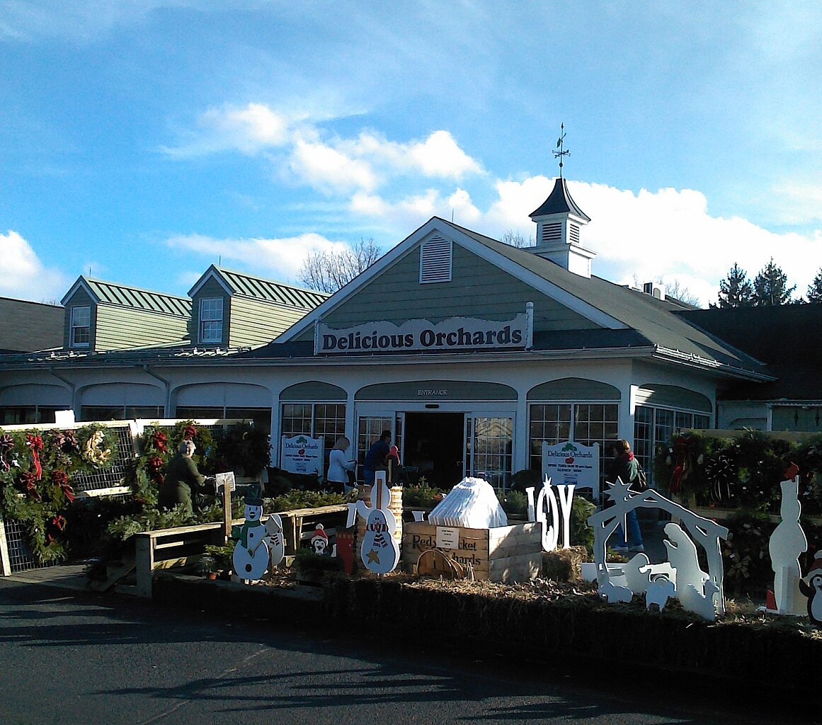 Delicious Orchards Market