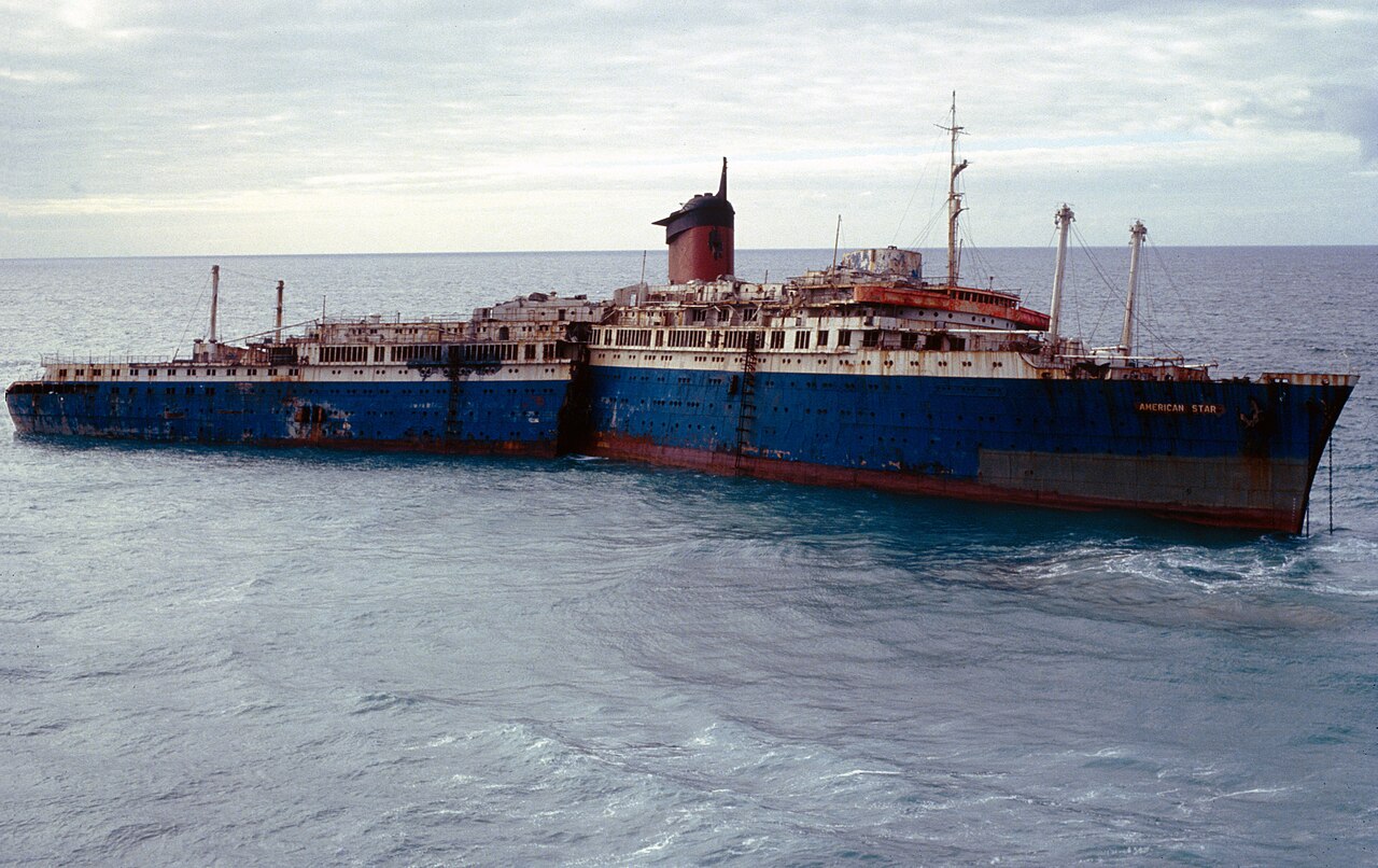 The wrecked cruising ship - American Star
