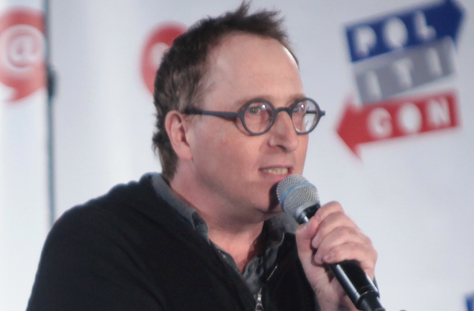 Jon Ronson speaking at the 2016 Politicon