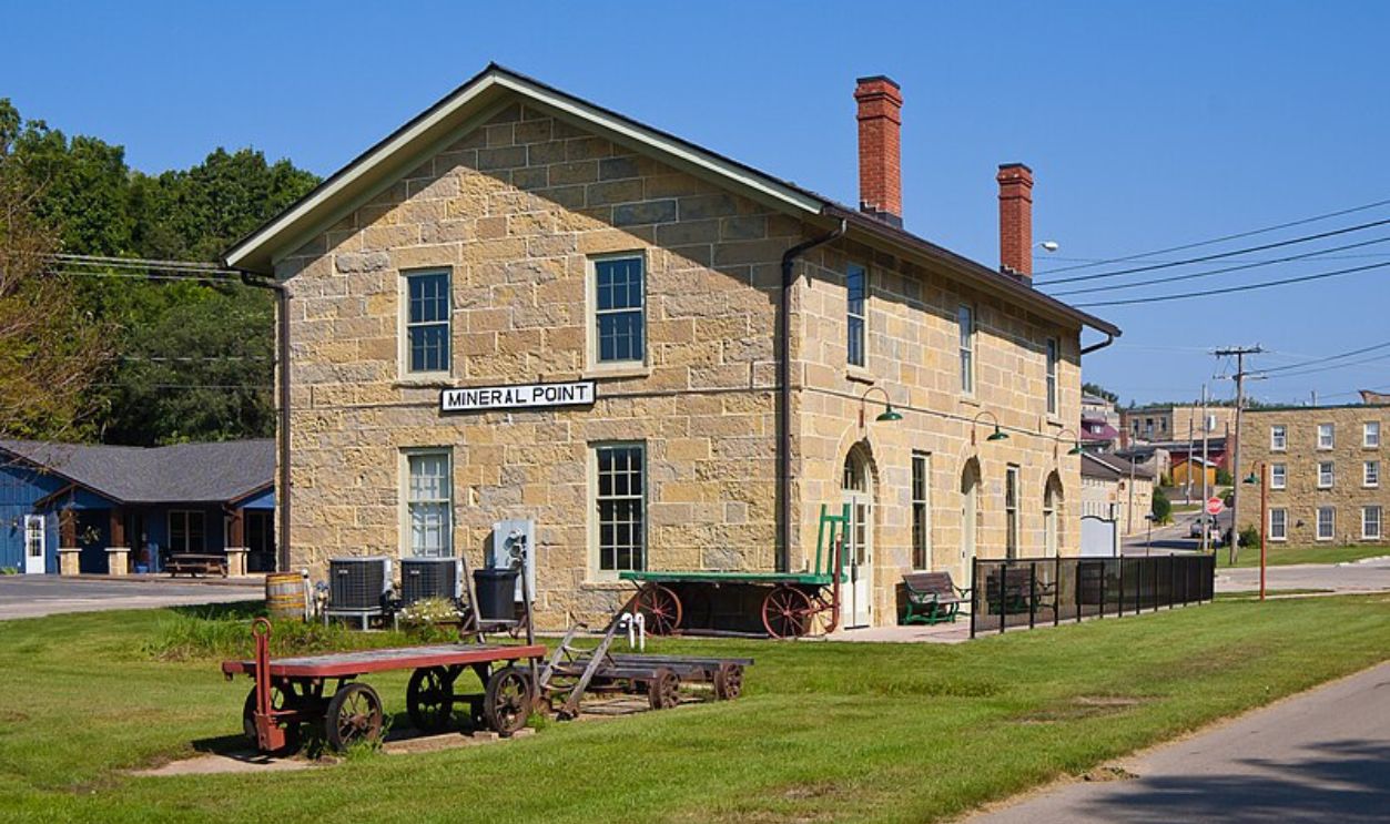 Mineral Point Railroad Depot Museum