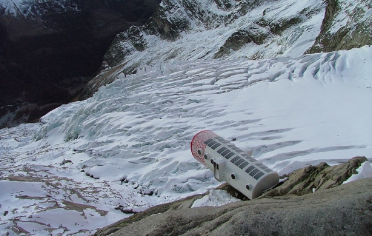 Bivacco Gervasutti Hotel in the Mont Blanc Massif