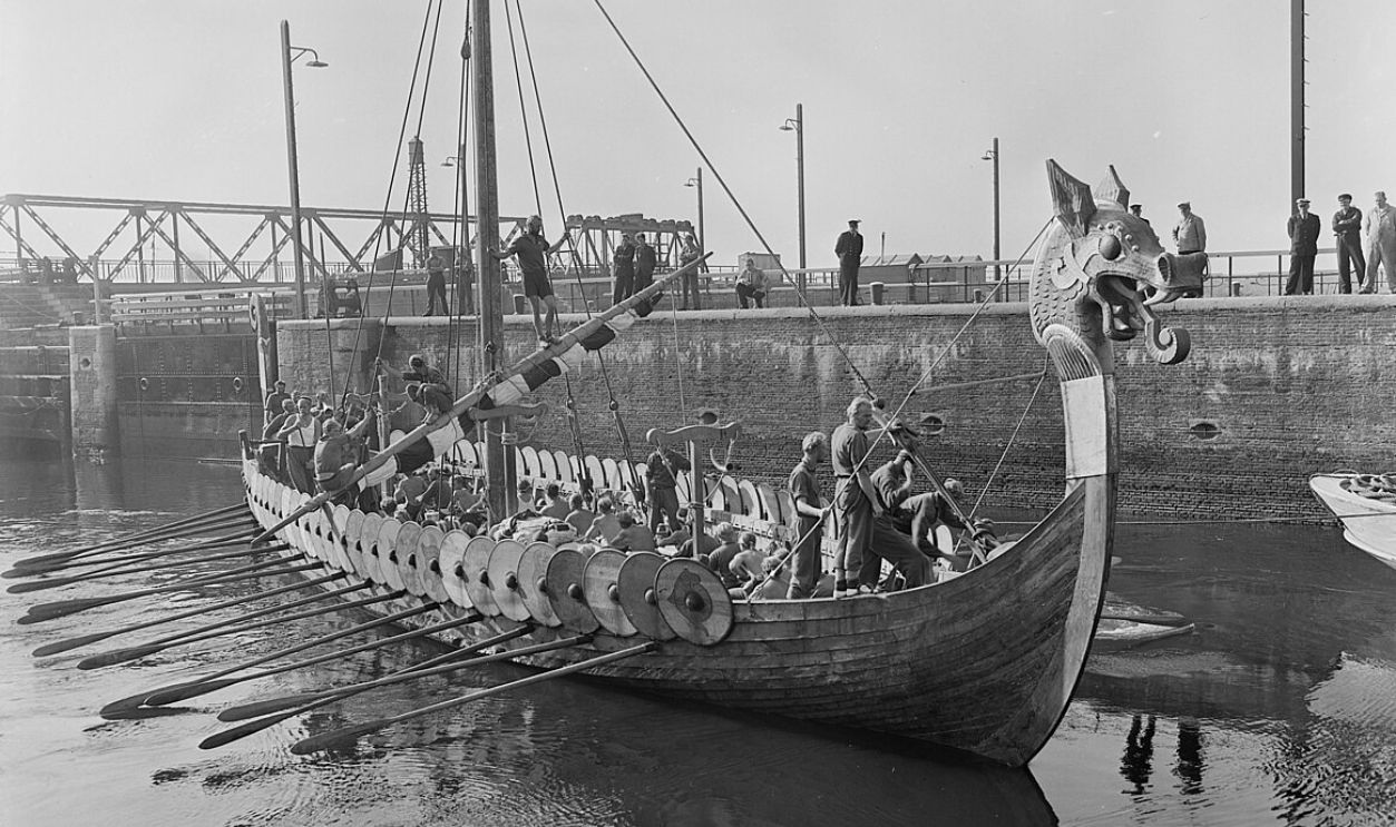 Viking Longships - 31