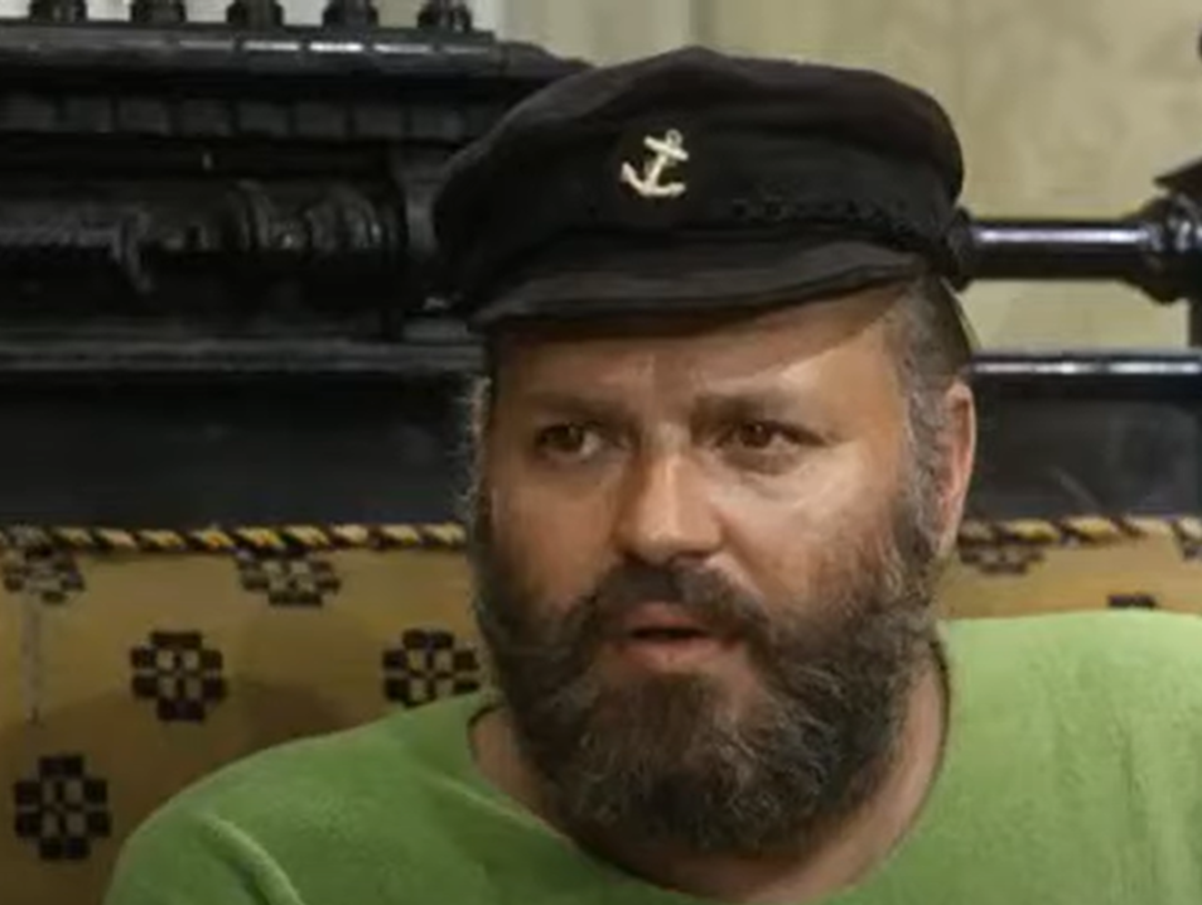 Screenshot of Capt. Longstocking from - Pippi in the South Seas (1970)