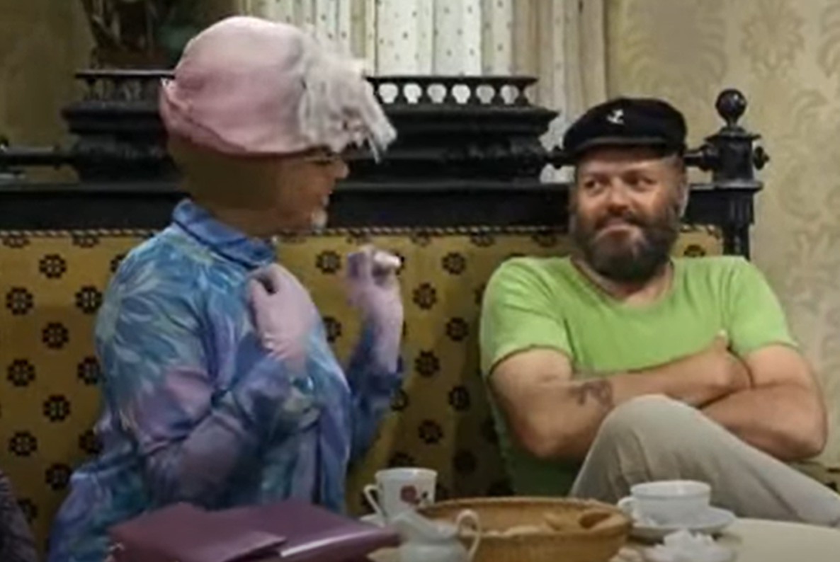 Screenshot of Capt. Longstocking from - Pippi in the South Seas (1970)