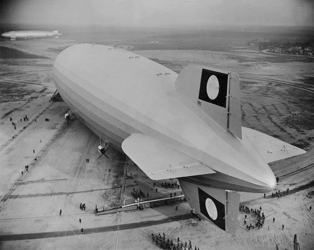 Hindenburg first landing at Lakehurst 1936