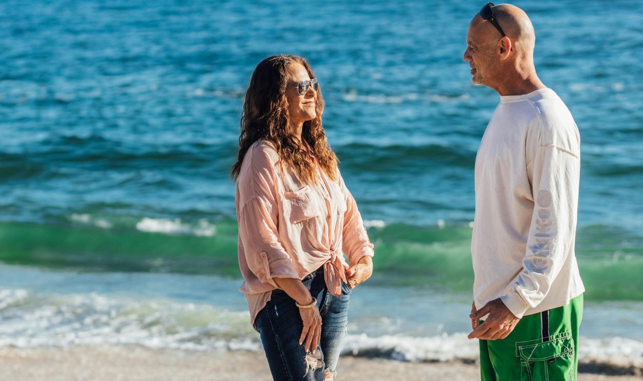 couple-talking-together