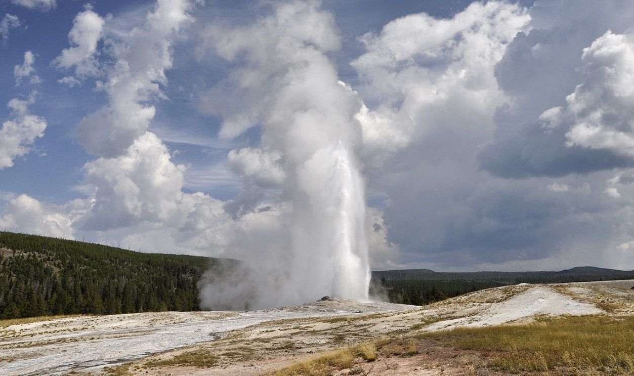 Wyoming: Old Faithful
