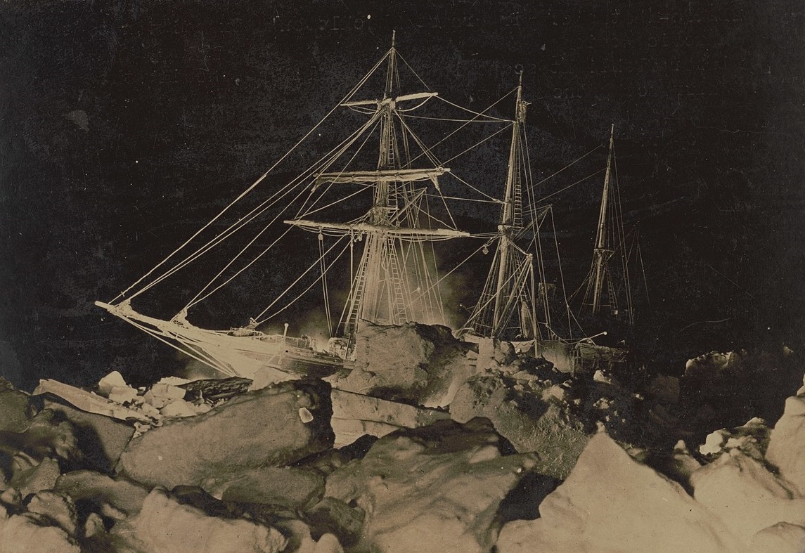 Shackleton's Expedition To The Antarctic Winter Flashlight Scene