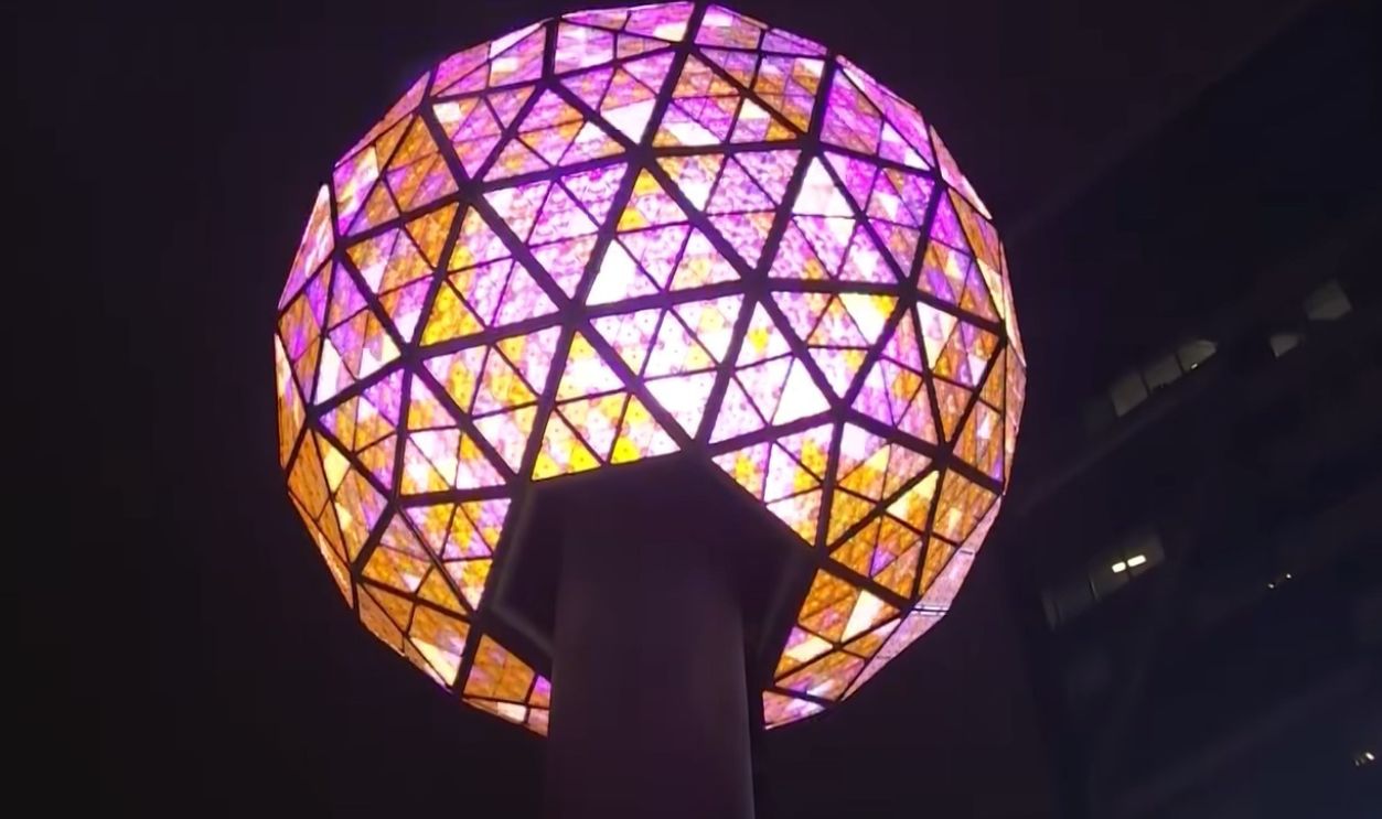 New Yorkers welcome 2022 