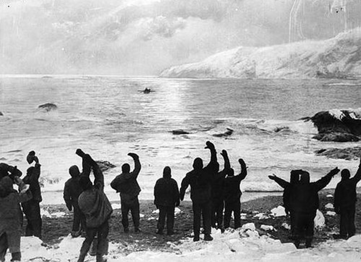 Ernest Shackleton leaves Elephant Island on the James Caird with five other members of the expedition