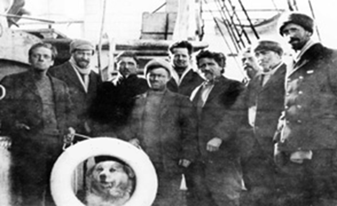 Crew from the Aurora (Ross Sea Party in a Shackleton expedition) - 1917