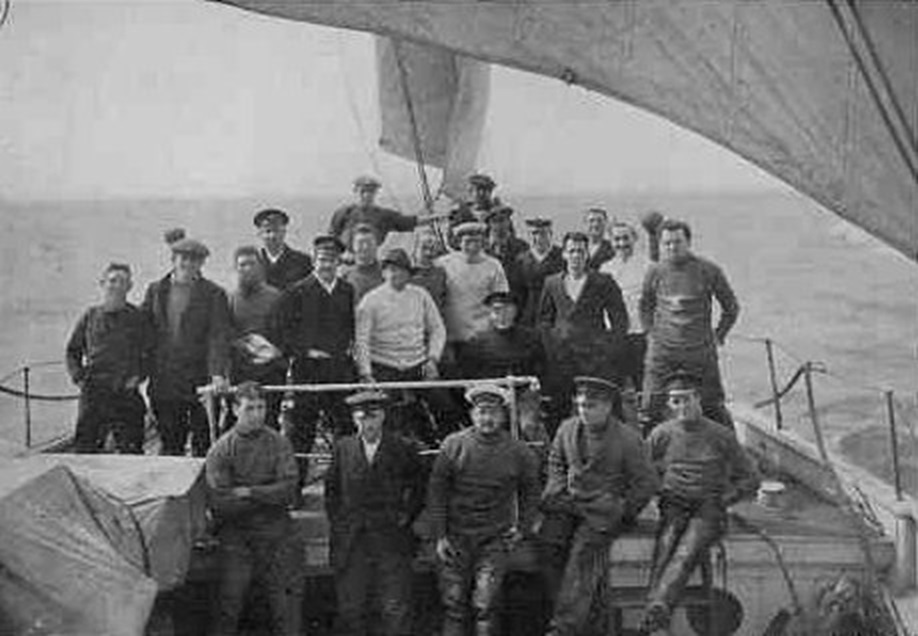 Members of Sir Ernest Shackleton's Endurance expedition, 1914-16