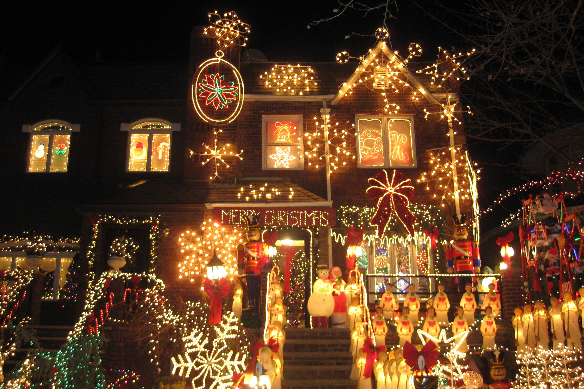 NYC - Brooklyn - Dyker Heights: Christmas Lights 2008