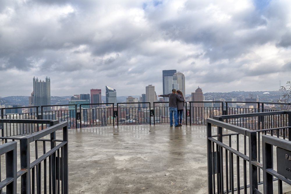 Photo of couple enjoy of view of Pittsburgh. Pennsylvania