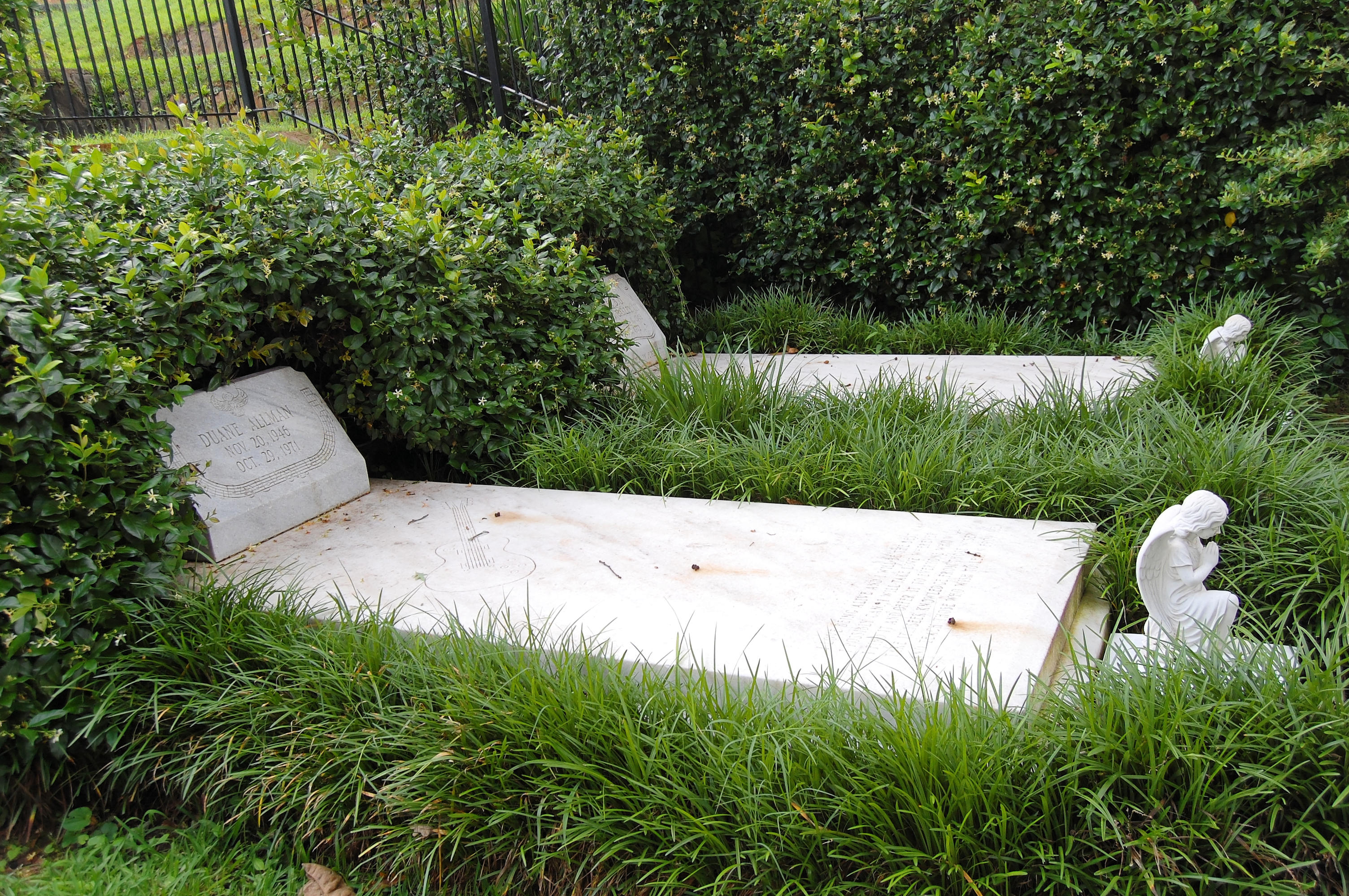 Duane Allman And Berry Oakley Graves