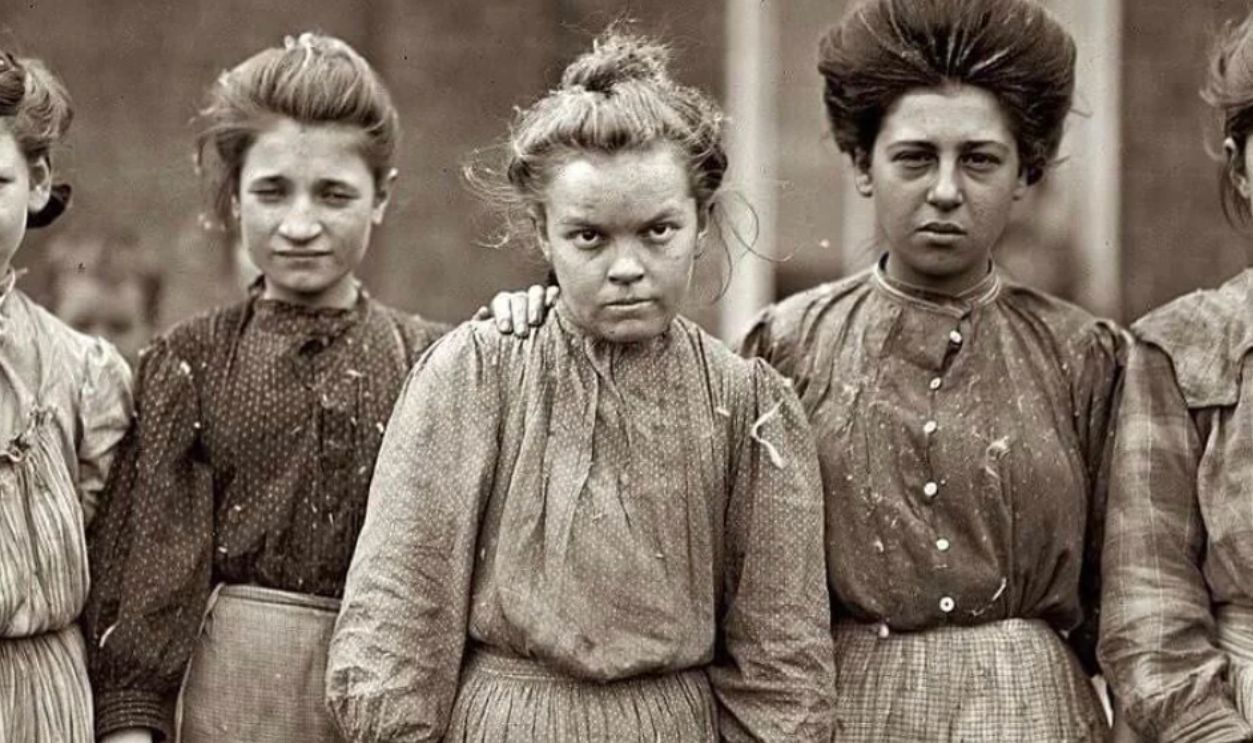 Cotton mill workers, Georgia, 1909.