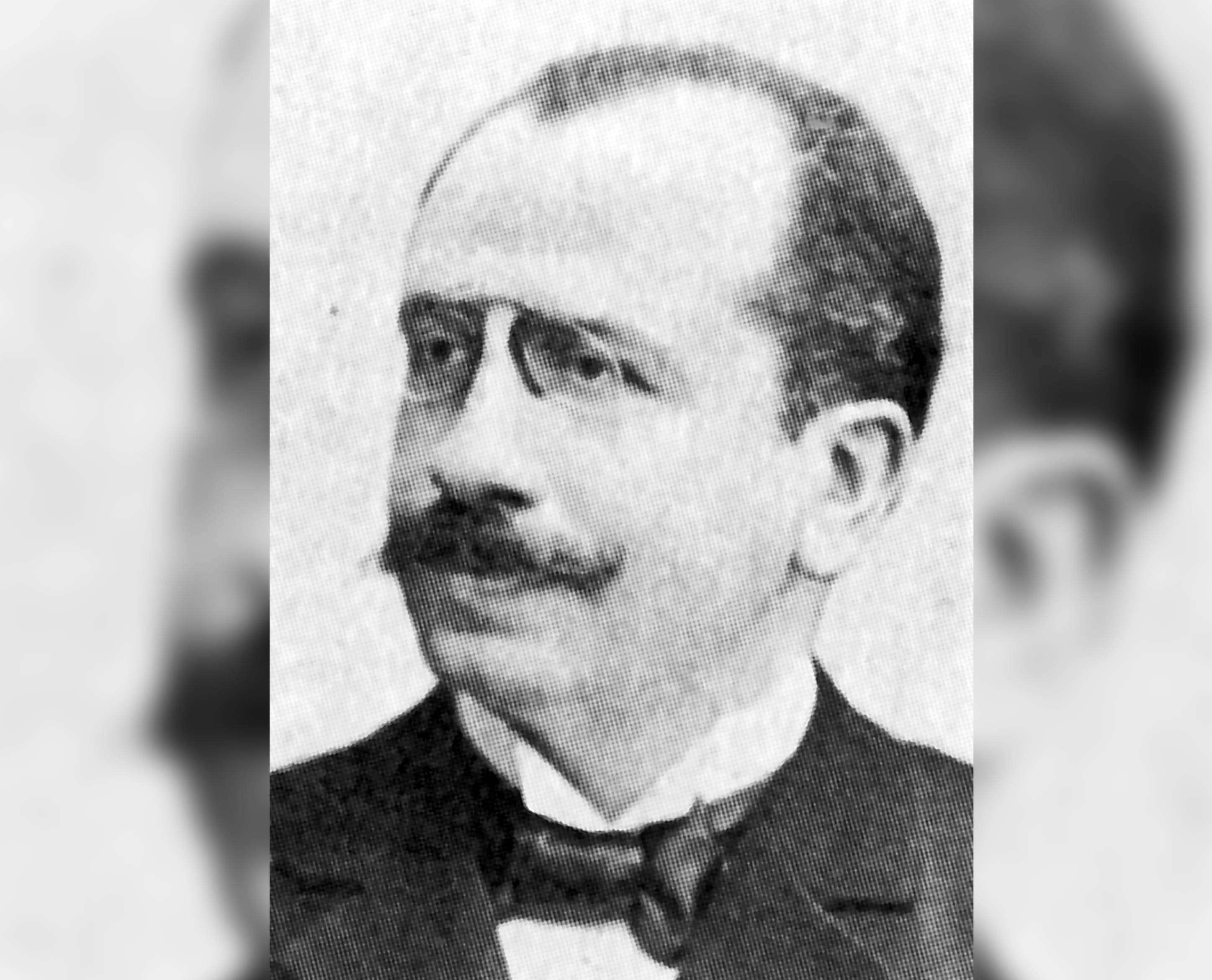 Albert Ballin in suit