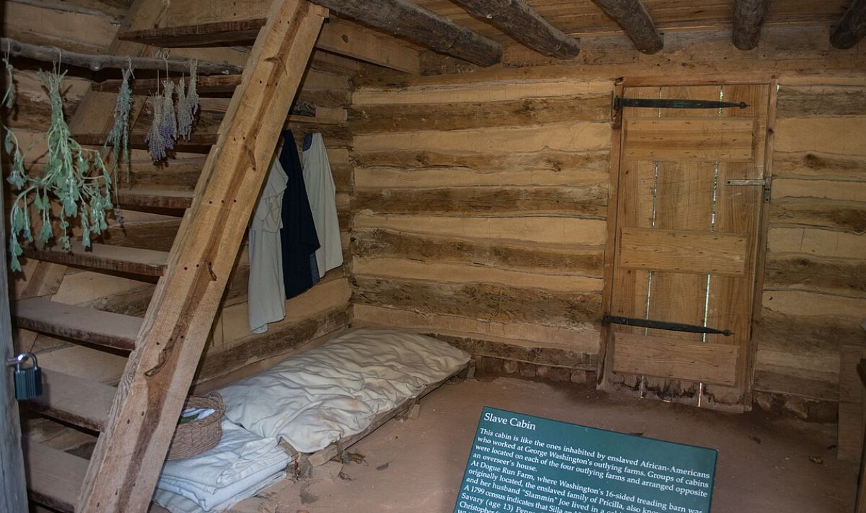 Slave_Cabin_interior
