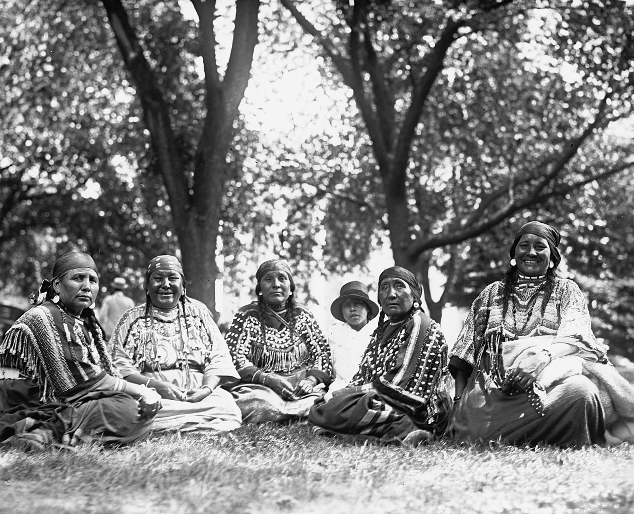Blackfeet Women At White House
