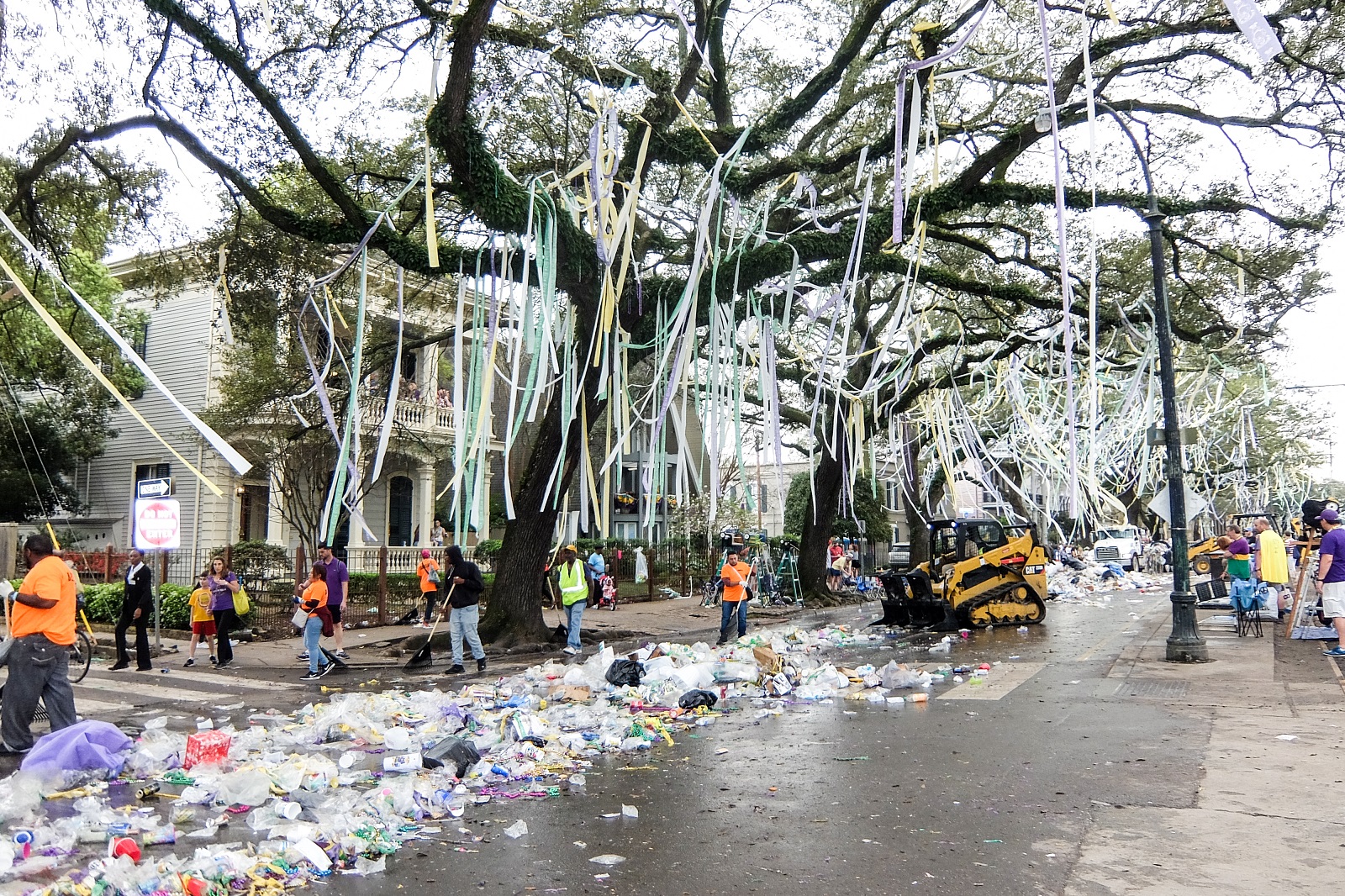 Clean up crews work after Mardi Gras Season. - 2019