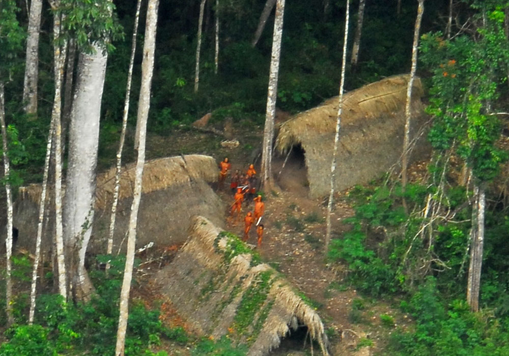 Uncontacted indigenous tribe in the brazilian state of Acre. - 2009