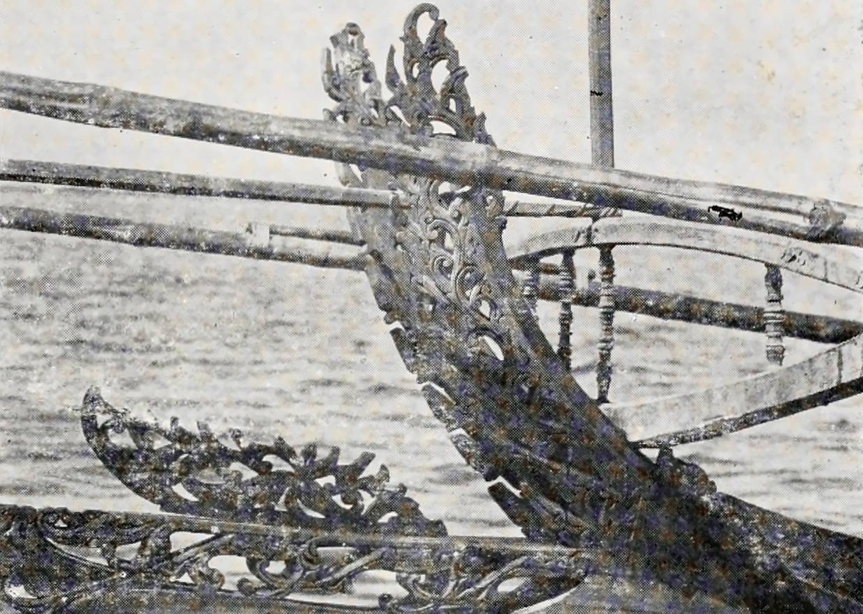 Detail of okil carvings on a Sama-Bajau vinta