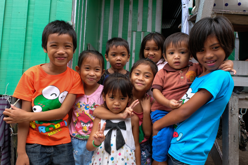 Bajau Laut kids playing